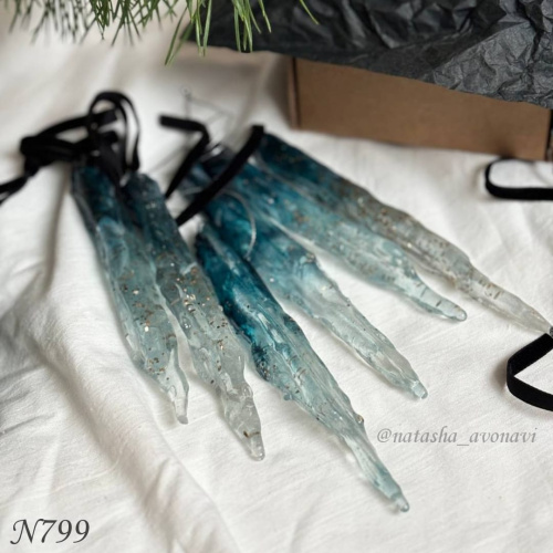 799